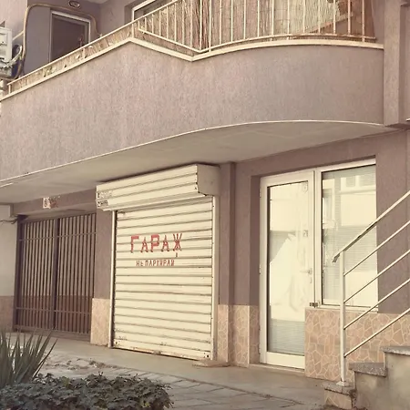 Free Private Garage Stylish Near Center Βάρνα