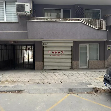 Desire Luxury With Private Garage In Appartamento Varna